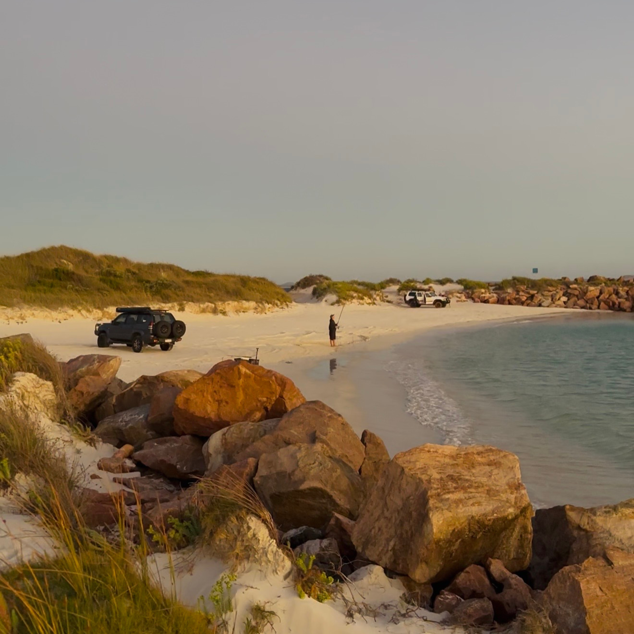 FISHING BANDY CREEK ESPERANCE 4WD VEHICLES PARKED ON BEACH MAN FISHING